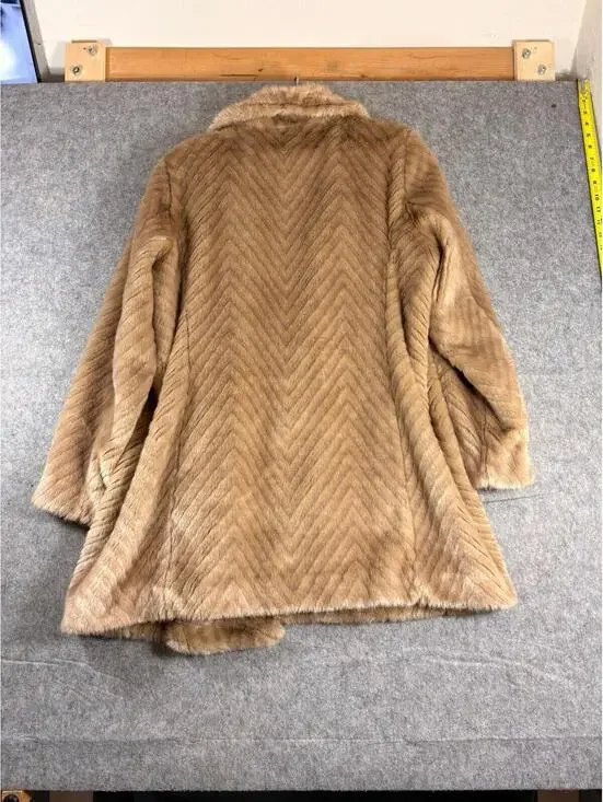Ellen Tracy Golden Beige Faux Mink Fur Coat Chain Hanger Soft Chevron XL - Picture 2 of 8